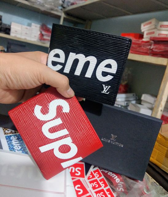 Ví Supreme