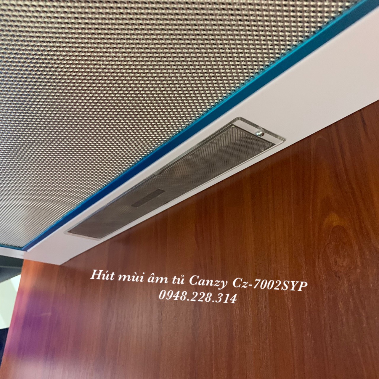 Máy hút mùi âm tủ Canzy Cz 7002SYP
