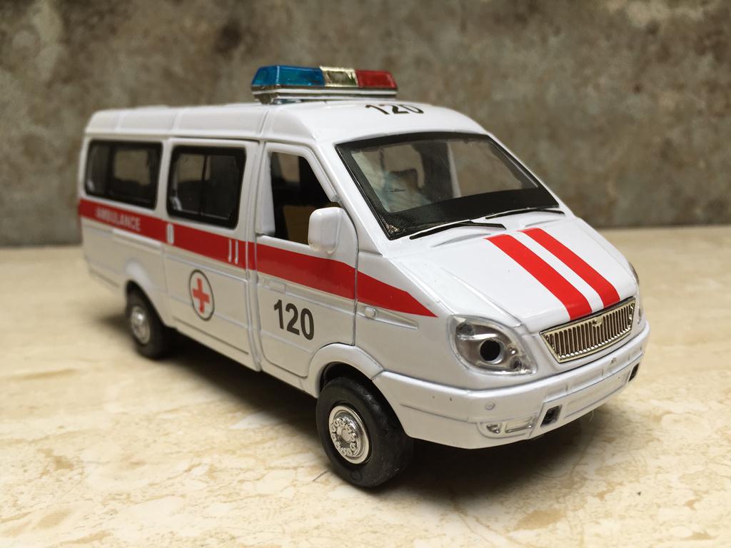 [HCM]Mô hình xe Cứu thương Mercedes 1:32