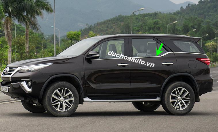Nẹp inox chân kính theo xe Fortuner 2017-2021 bộ 7 chi tiết