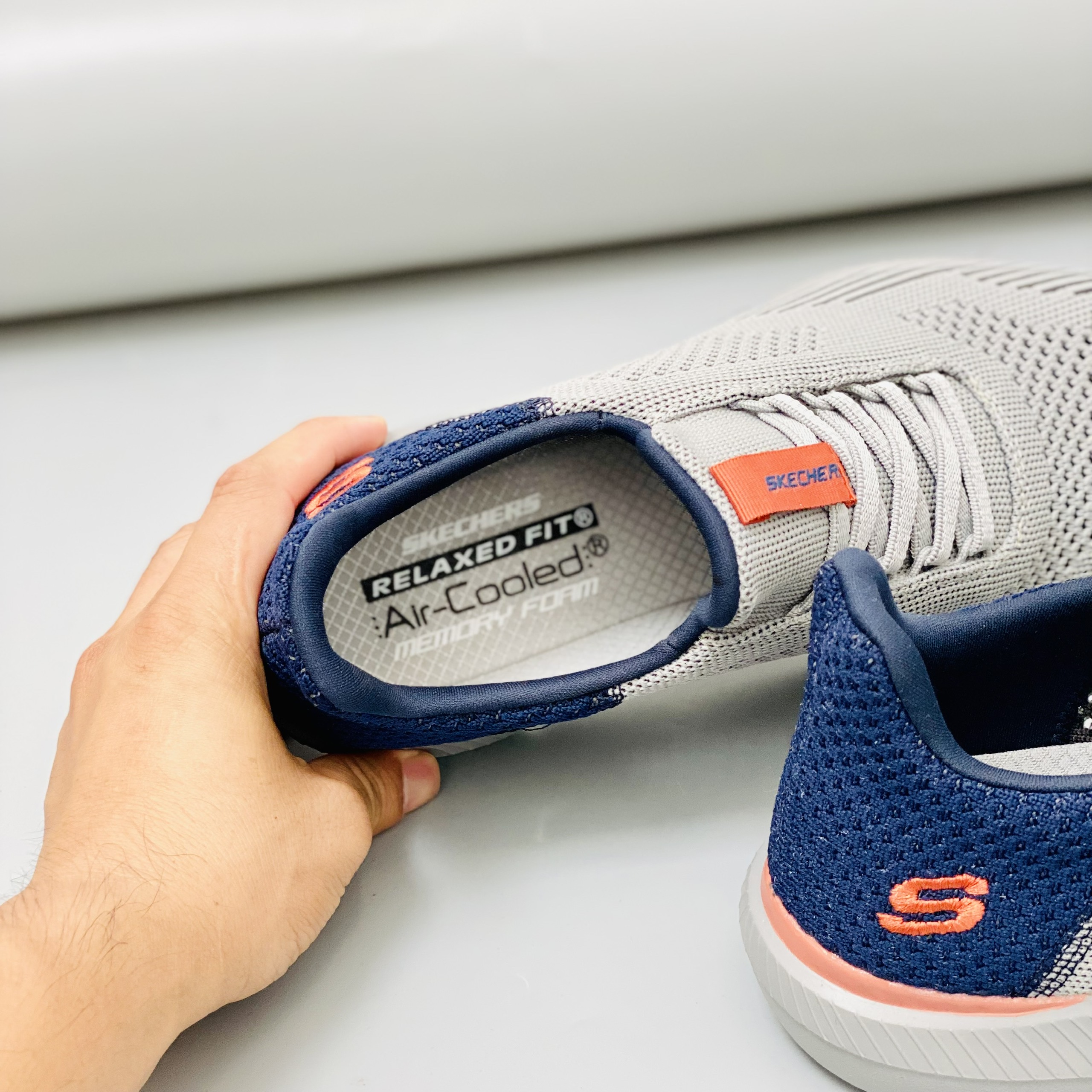 giày thể thao nam skechers xỏ chân