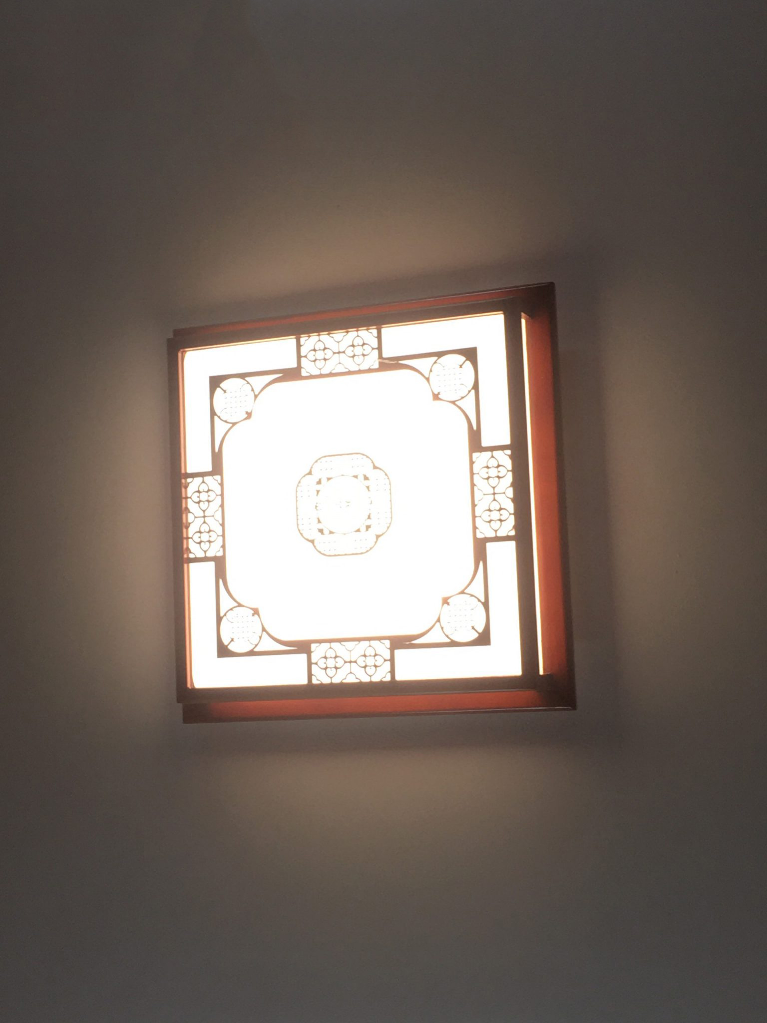 Đèn ốp trần gỗ phòng thờ N178