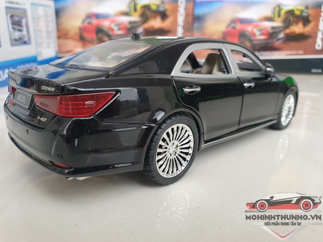 Xe mô hình Toyota Crown, tỉ lệ 1:24