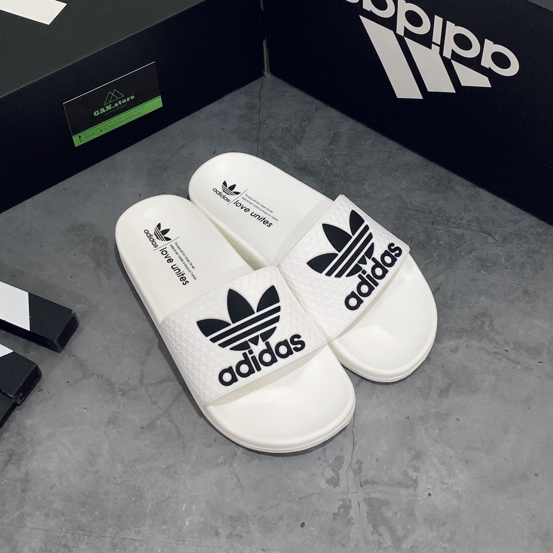 [HCM]DÉP ADIDAS ADILETTE TRẮNG LOGO 3 LÁ - DÉP FULL BOX