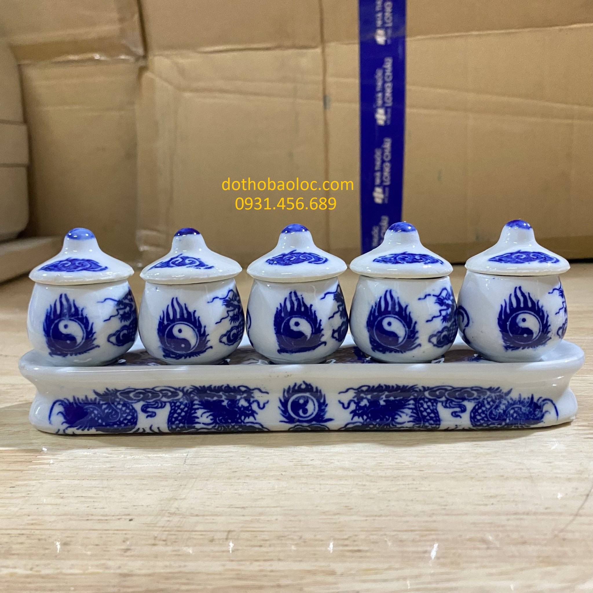Chum nước thờ ,áng nước sứ Bát Tràng bộ 5 ly