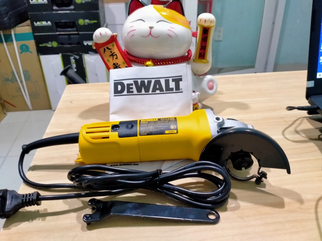 [HCM]Máy mài Dewalt DW810
