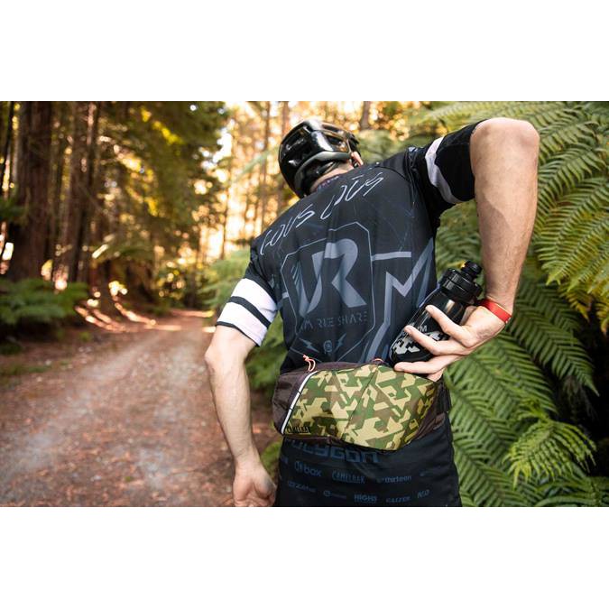 Bình nước xe đạp CamelBak Podium Dirt 620ml.