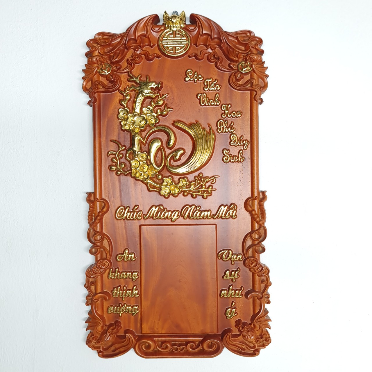 Đốc lịch gỗ treo tường chữ Phúc Dát Vàng