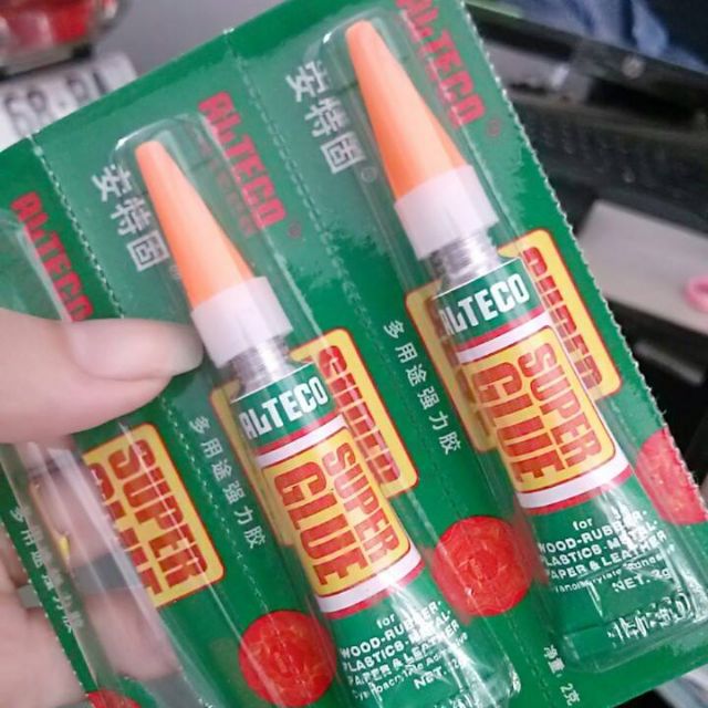 Keo dán đa năng siêu dính Super GluE.