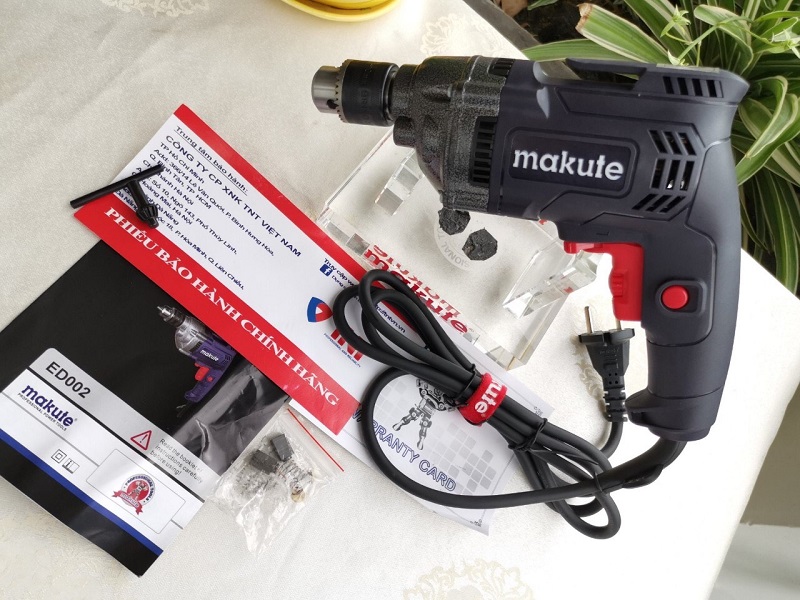 Máy khoan cầm tay Makute ED002
