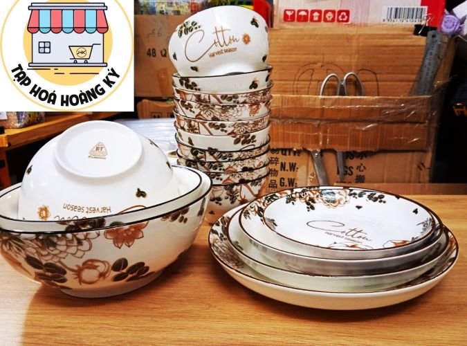 Bộ tô chén dĩa gốm sứ hoa văn Cotton (Gồm 3 Tô bầu, 4 Dĩa Ảo , 10 Chén cơm)