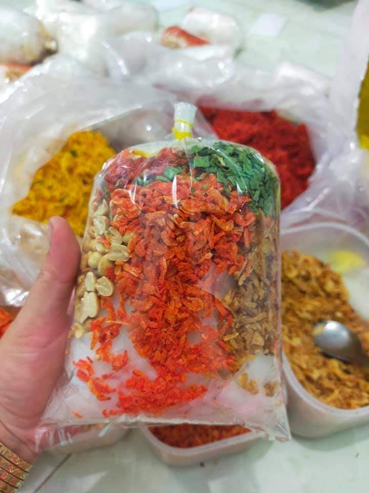 1 bịch bánh tráng trộn nhiều topping