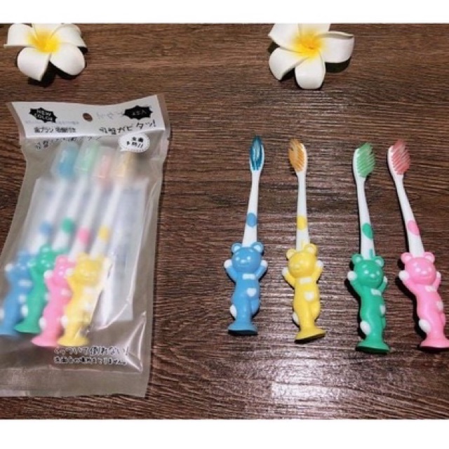 Set 4 bàn chải đánh răng cho bé hình thỏ gấu
