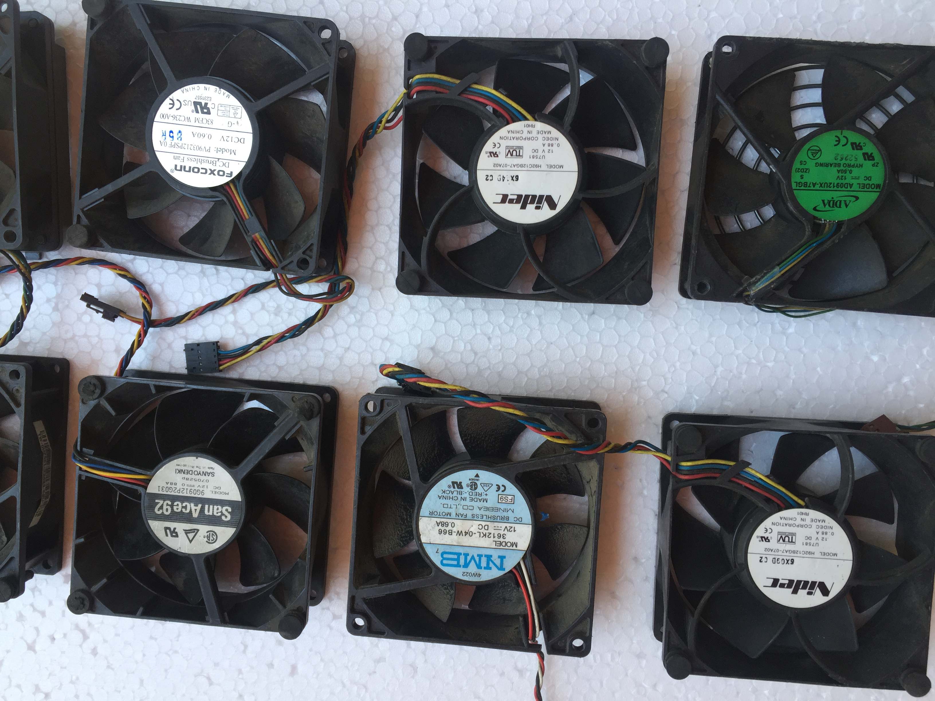 Quạt Fan 12V kích thước Fan 9 (9x9Cm) dòng điện dưới 0.2A