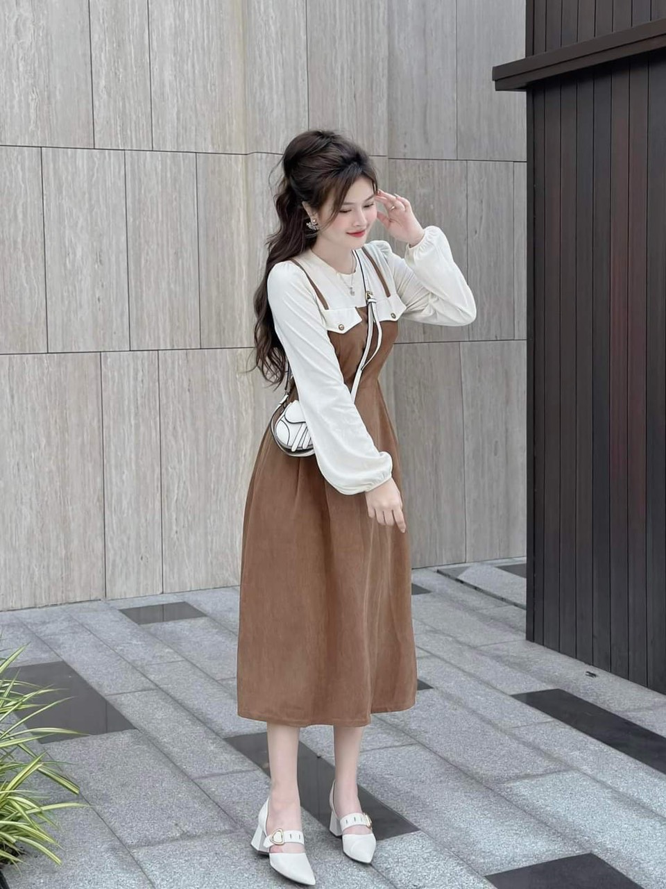 Đầm nhung dáng dài chiết eo phối dài tay, Đầm đi chơi, dự tiệc chất nhung phối borip xinh xắn