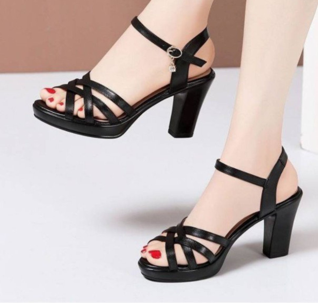 Giày sandan gót vuông quai đan  GPSHOP