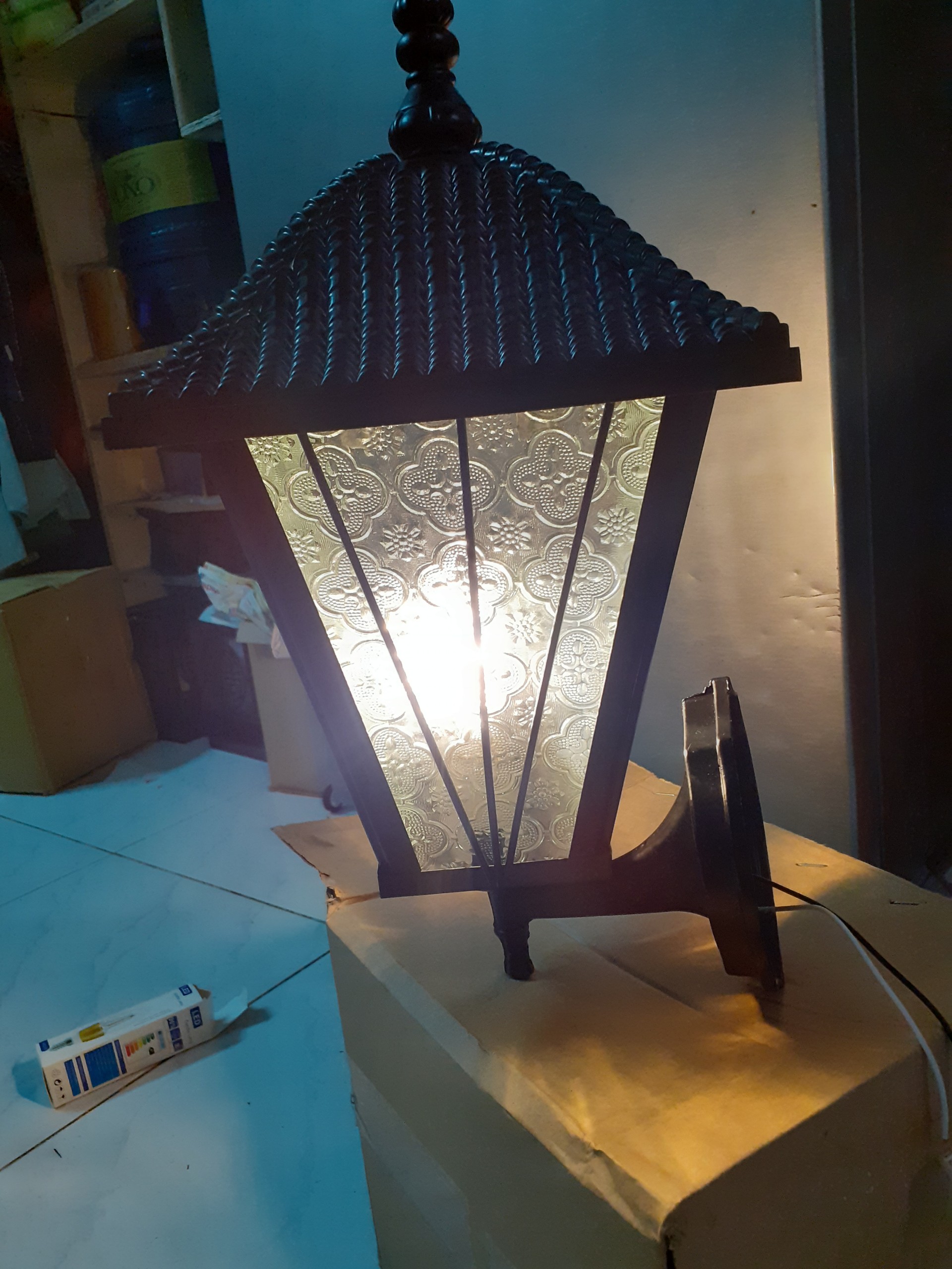 Đèn vách: Đèn vách trang trí ngoài trời