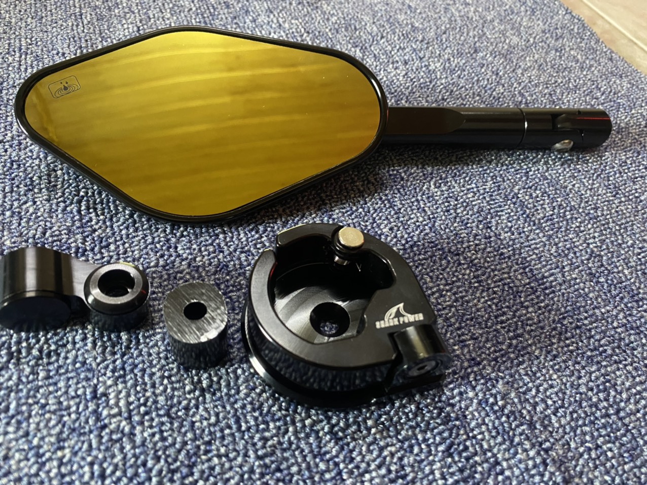 KÍNH CHIẾU HẬU RIZOMA ELISE