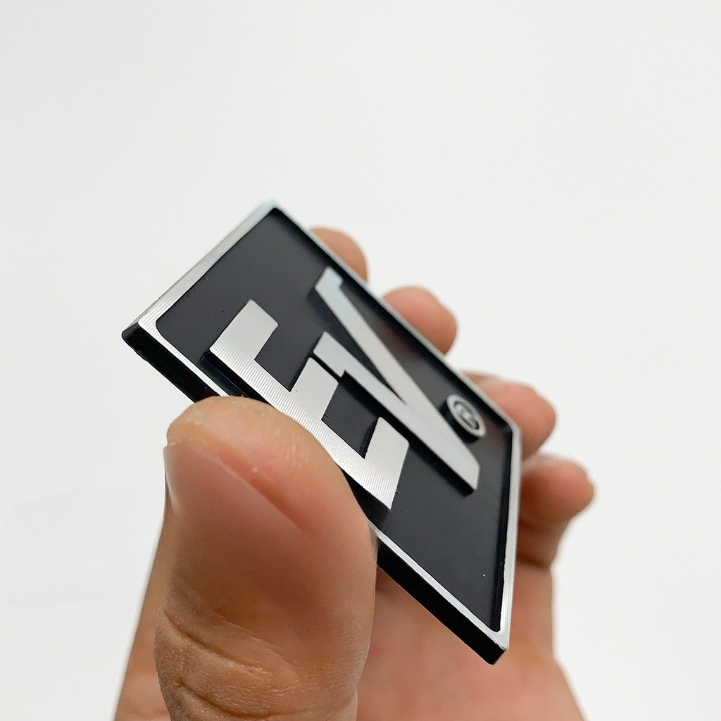 Tem Loa EV Electrovoice - kích thước 5cm, giá 1 cặp.