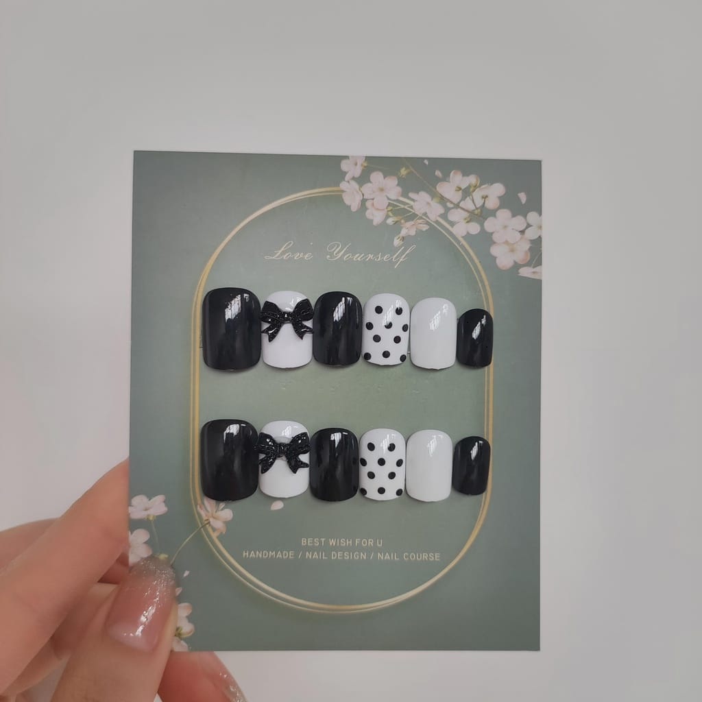 Hộp 24 Móng tay giả , nail giả A60 , móng nhọn (Tặng kèm keo dán móng tay)