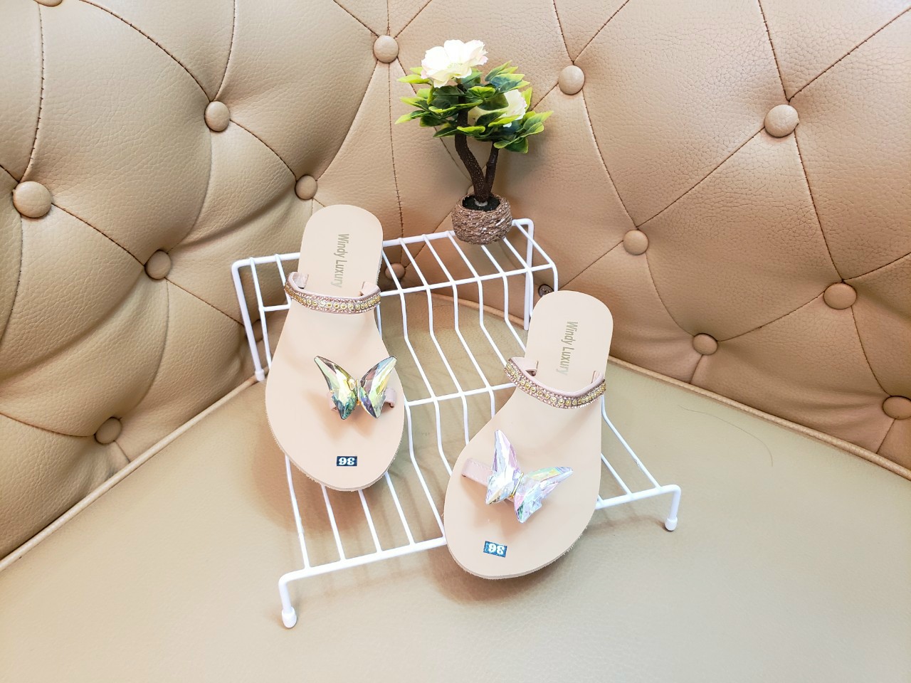 [HCM]Dép xỏ ngón đính bướm
