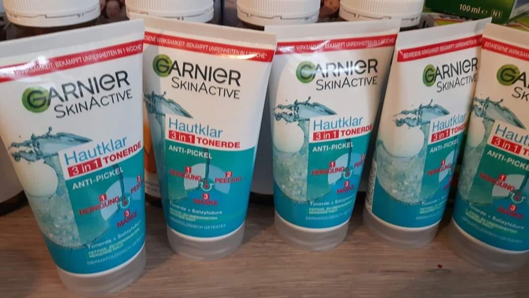 Sữa rửa mặt Garnier Đức