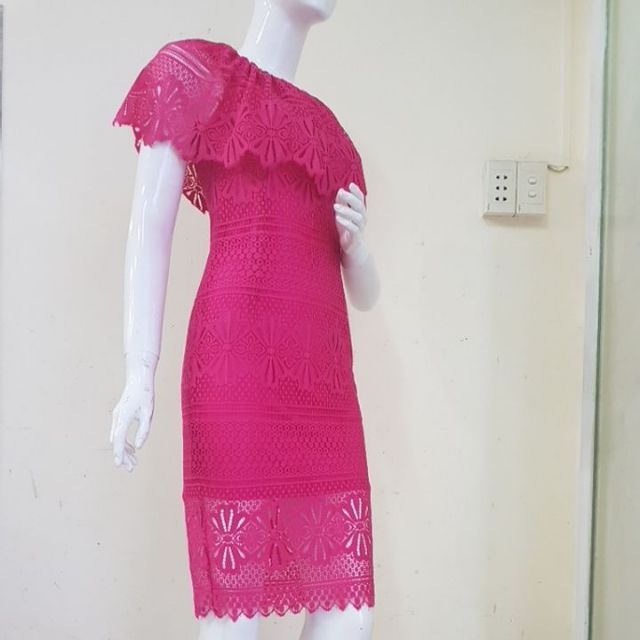 ZERASY - Đầm body phối bèo cổ màu hồng