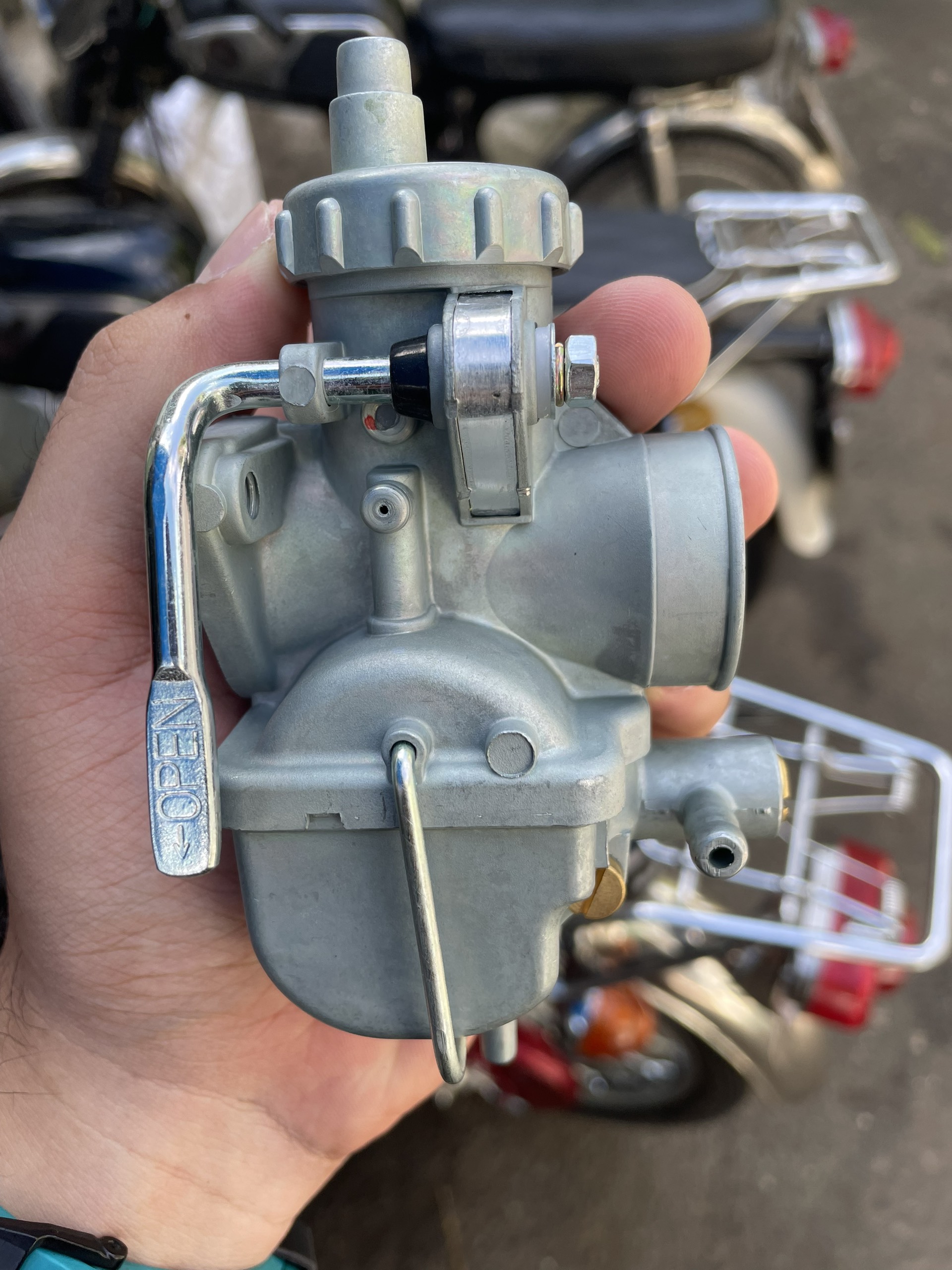 Bình xăng con centa gắn cho các dòng 67, CD, CL...