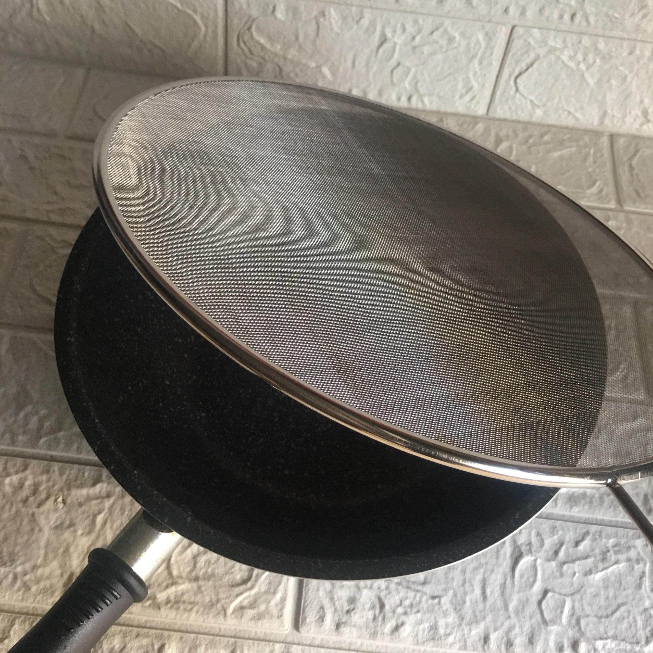 3 miếng nắp Inox chặn dầu mở. Kích thước size 29cm