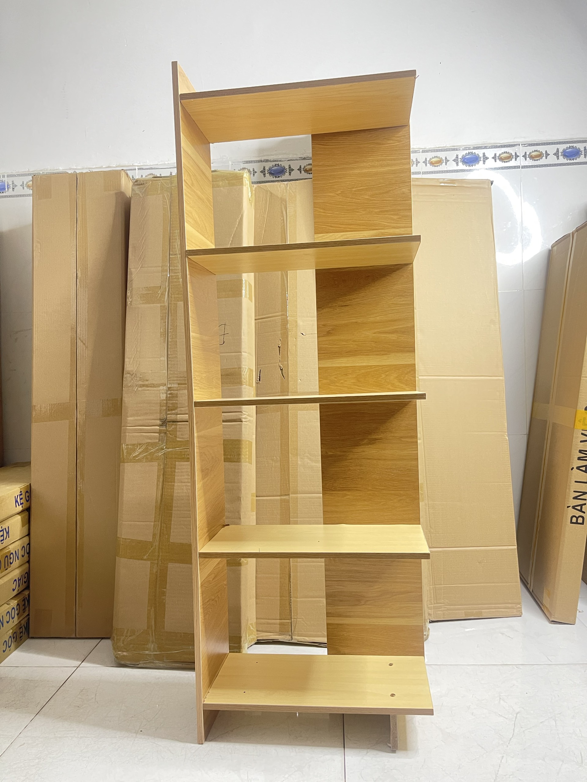 Kệ sách gỗ 5 tầng - kệ góc tường đa dụng - gỗ MDF