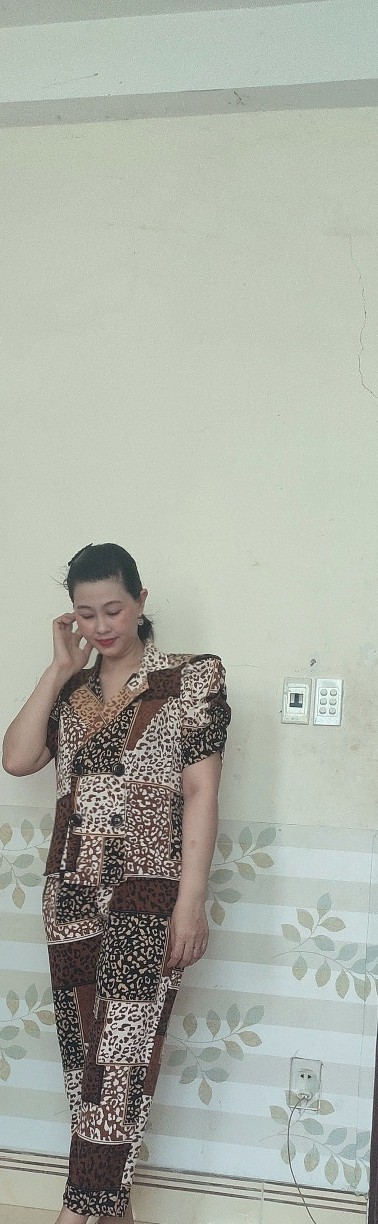 Sét bộ cổ vest phối nút siêu sang