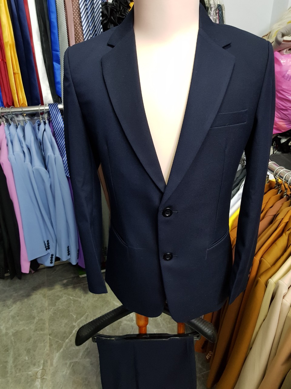 Áo vest nam kiểu 2 nút màu xanh đen đậm