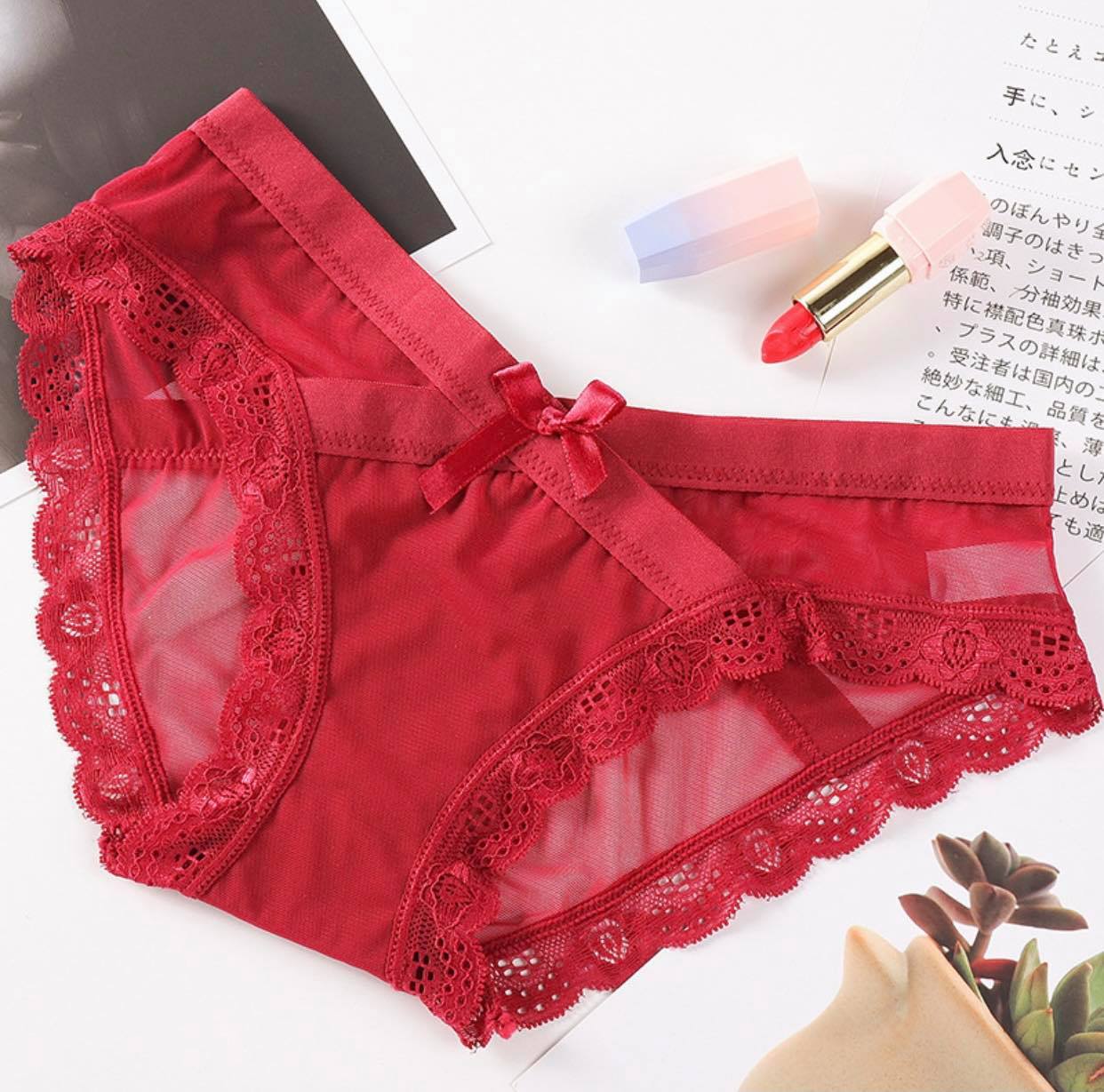 Quần Lót Ren Cạp Chéo Vic 5779