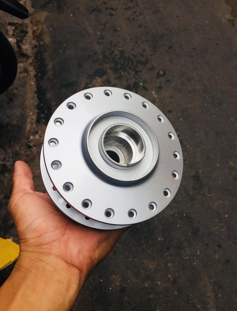 Đùm trước xe Sirius zin