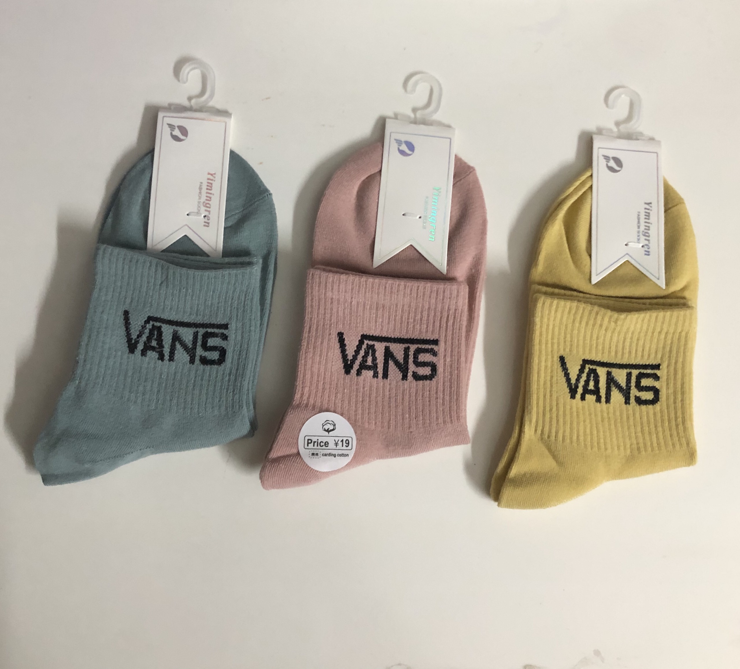 Tất Vans Cổ Trung Hàng Xuất Dư ( Mua 5Đôi TẶNG 1Đôi Nike Cao Cổ Trắng )