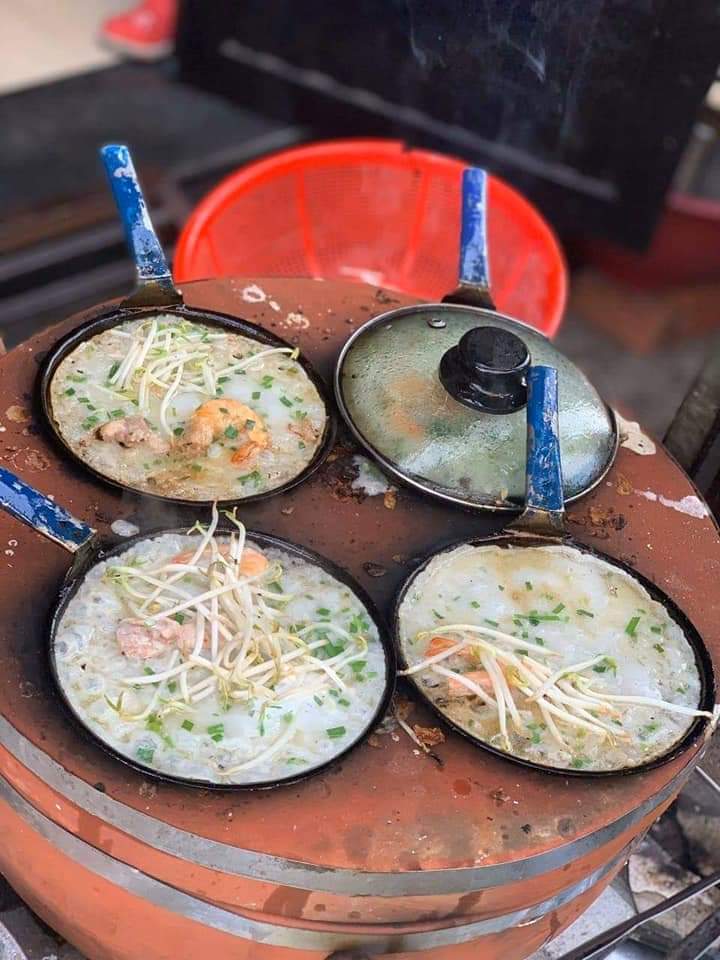 Khuôn bánh xèo miền trung