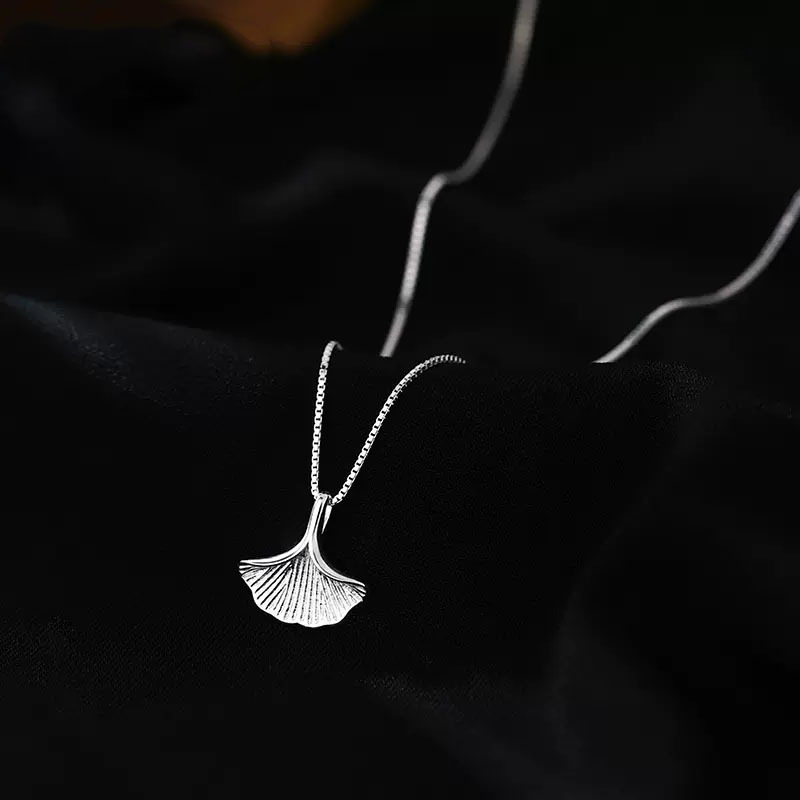 Dây Chuyền Bạc Ý Mặt Lá Bạch Quả 2023