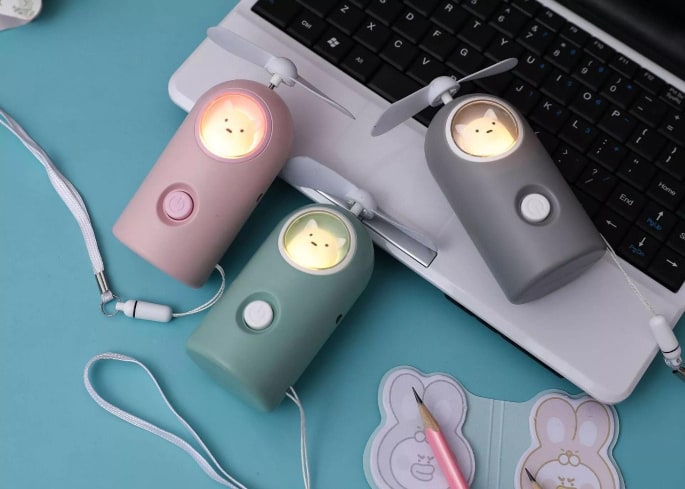 Quạt cầm tay mini cực mát hình gấu Hàn Quốc đáng yêu có đèn led