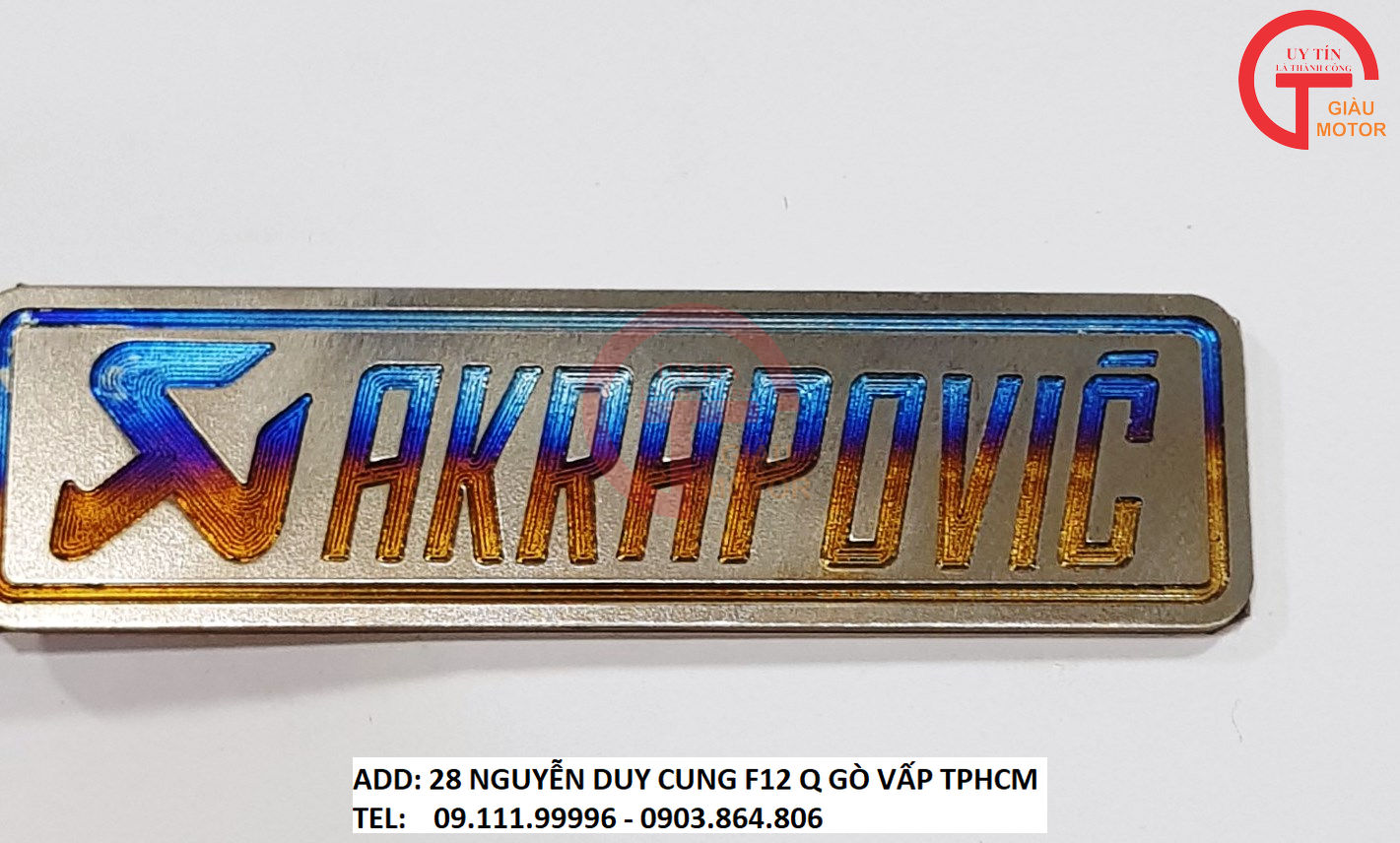 TEM TITAN LOGO AKRAPOVIC DÀY DẶN, TINH SẢO