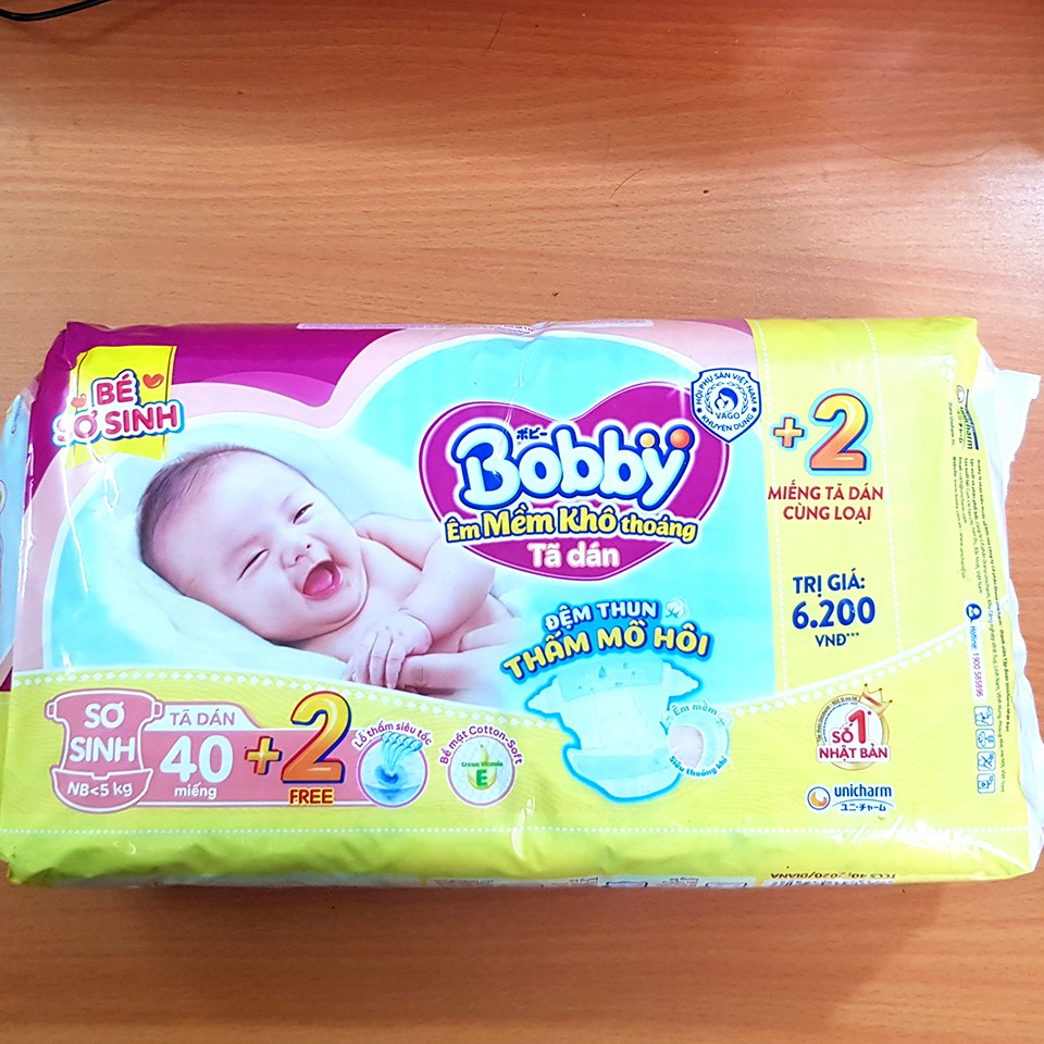 Tã Dán Bobby Sơ Sinh Siêu Thấm XS40 (40 Miếng) + 2 Miếng Tã Quần S