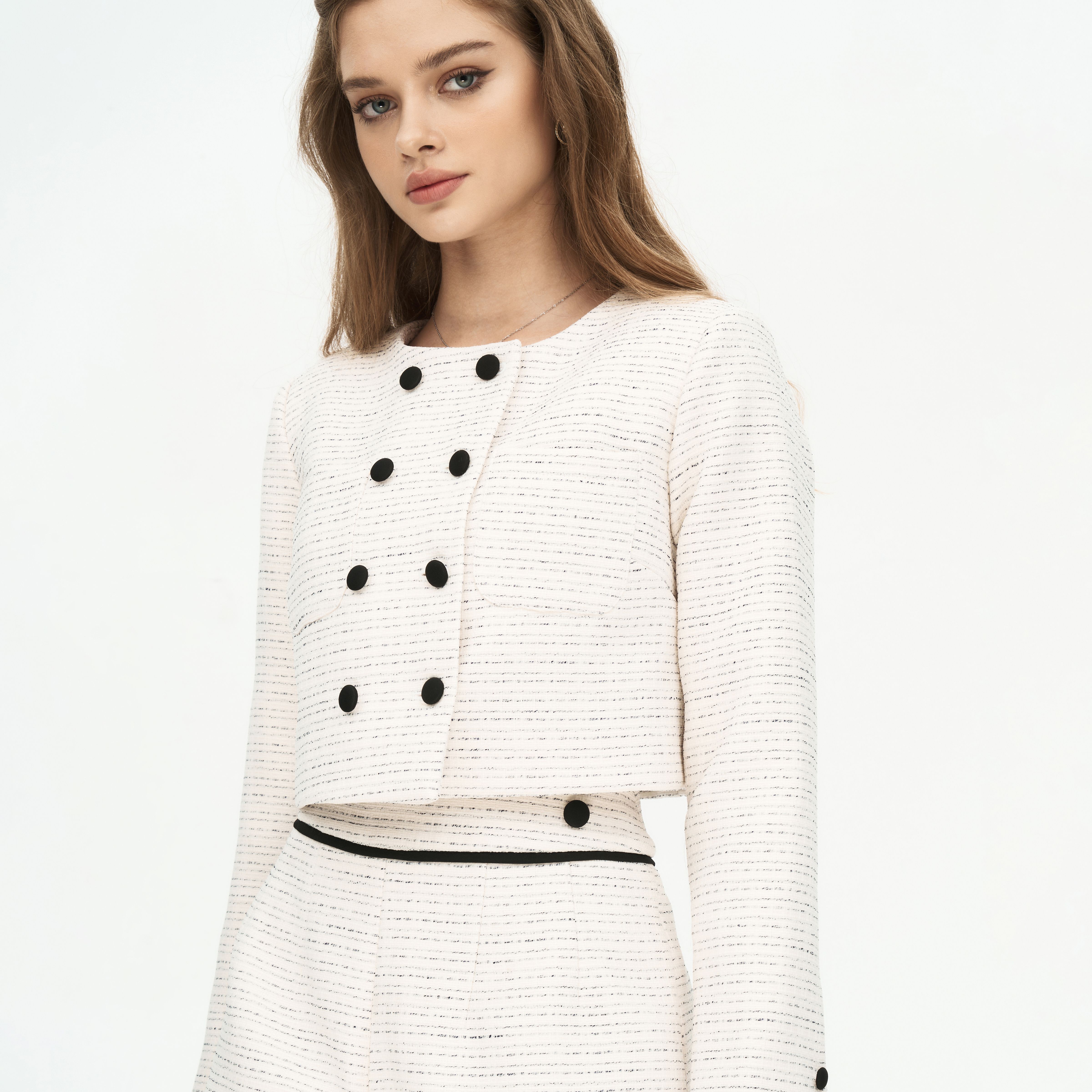 Áo khoác dạ tweed trắng_Lisa_PLUMBUM