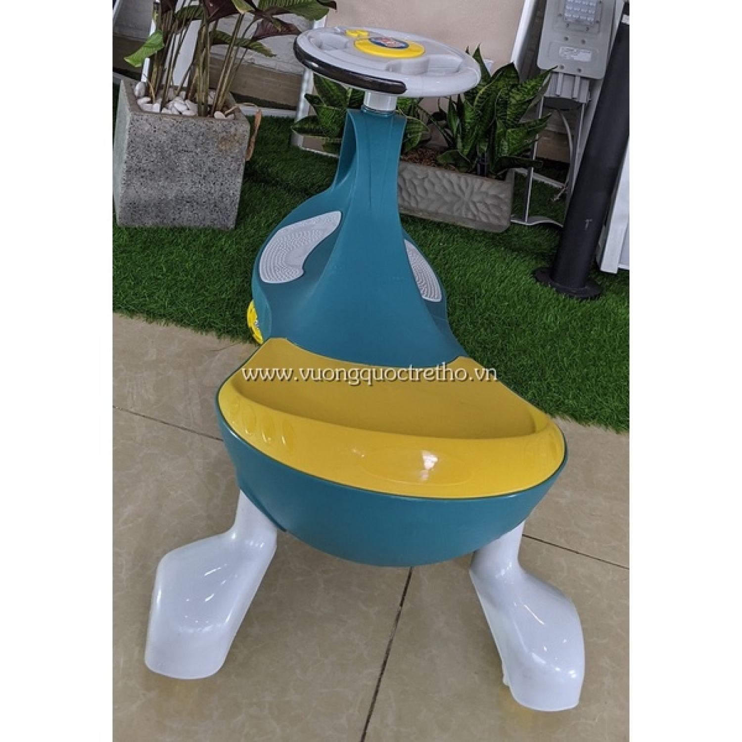 Xe lắc cho bé có nhạc, đèn Broller HZL-919