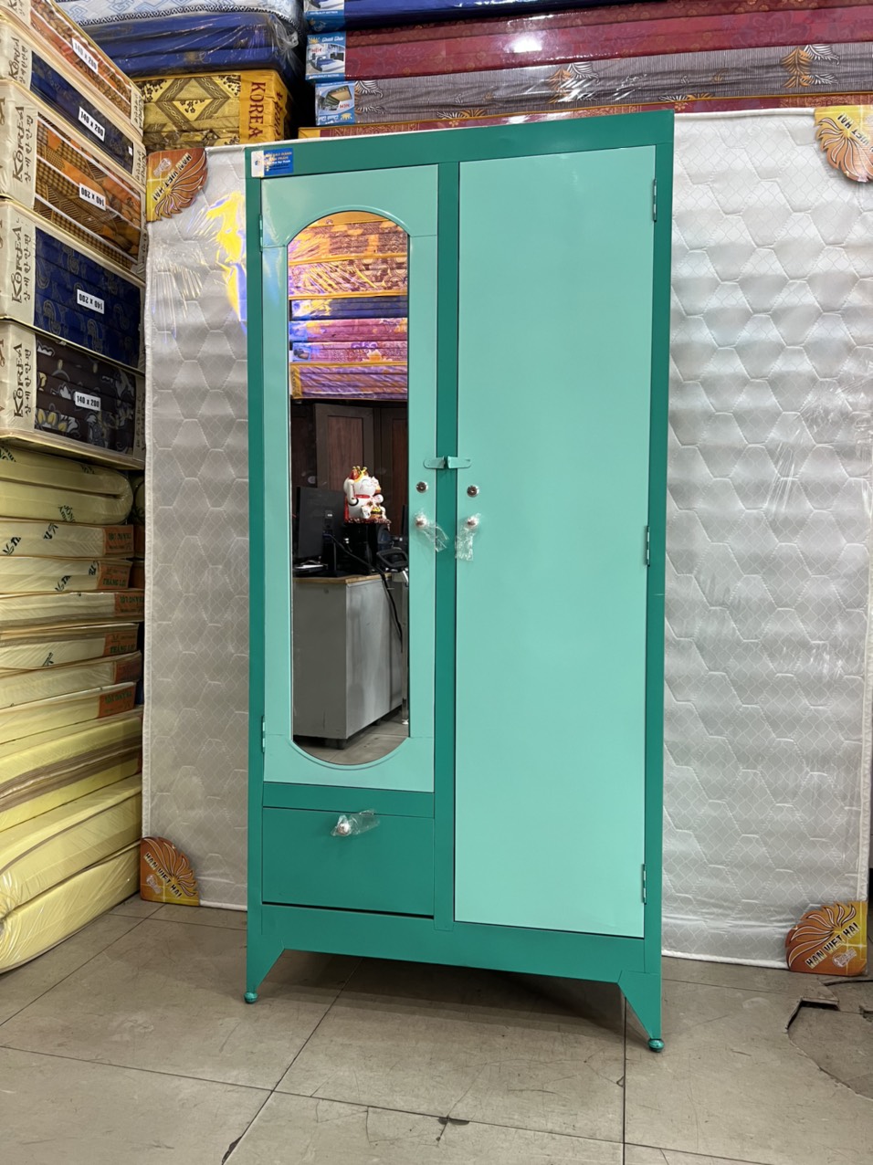 Tủ sắt quần áo cao 1m8 ngang 90cm màu xanh lá có hộc và khóa kéo - Nội Thất Đại Thành