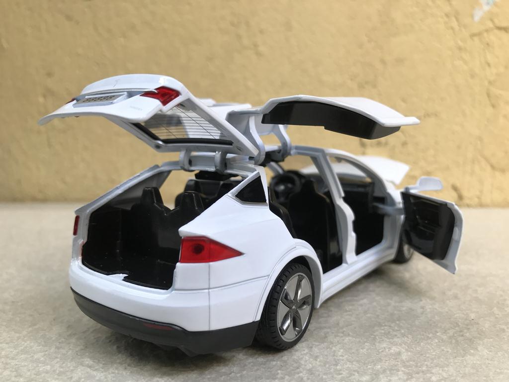 Mô hình xe ô tô TESLA Model 90X  1:32