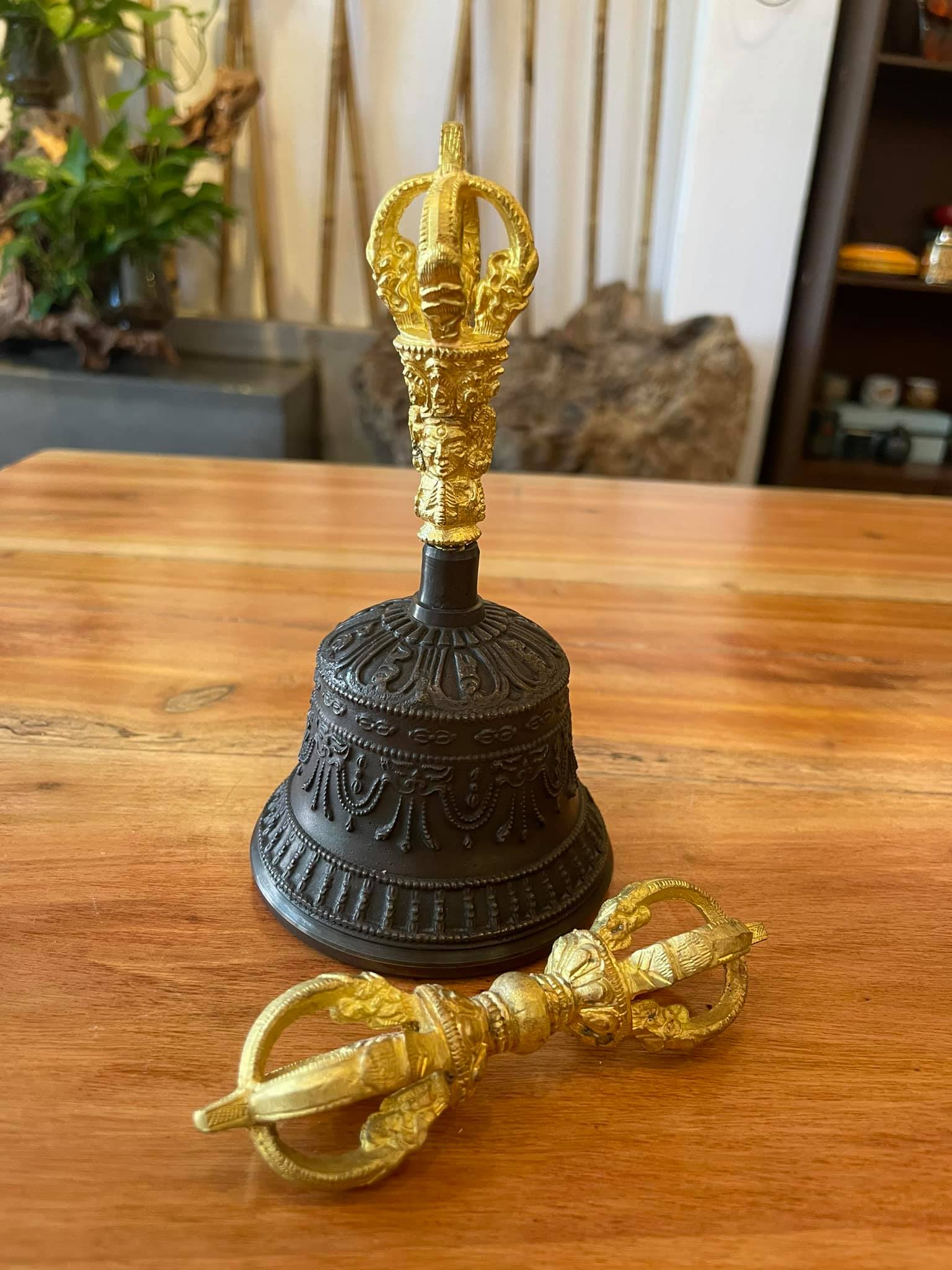 Chuông chày kim cang cáng vàng 15.5cm