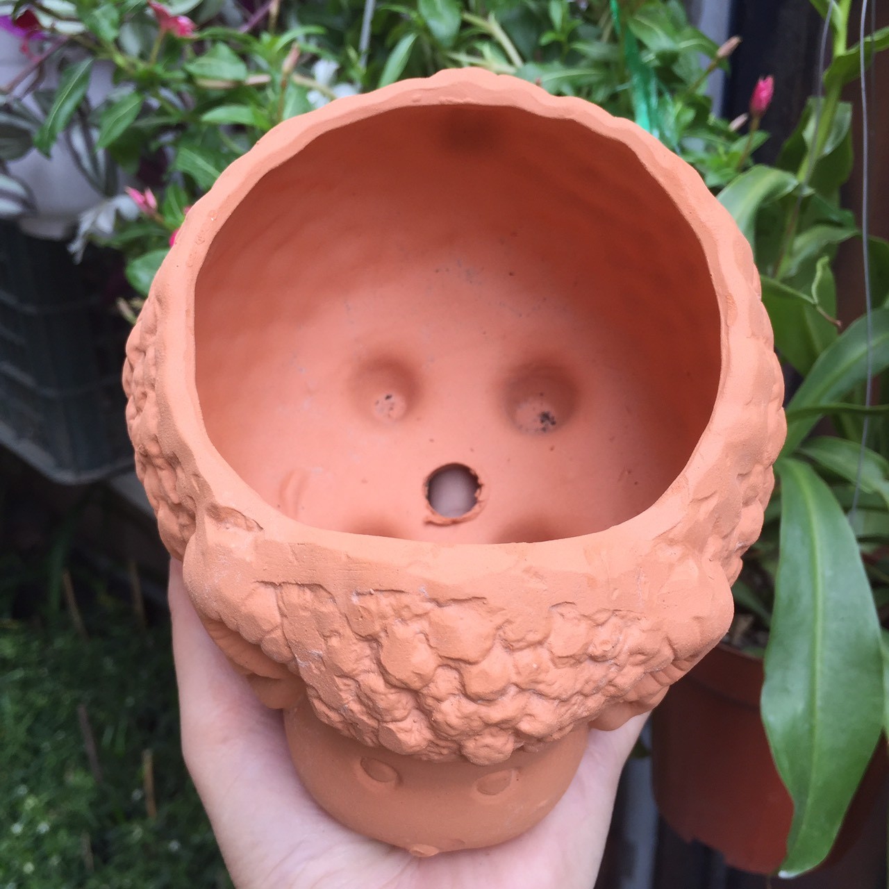 Chậu đất nung chú cừu dễ thương kích thước 15*15*15cm