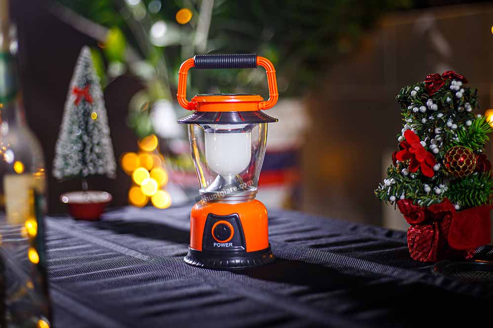 đèn LED kiểu dáng măng xông có pin sạc