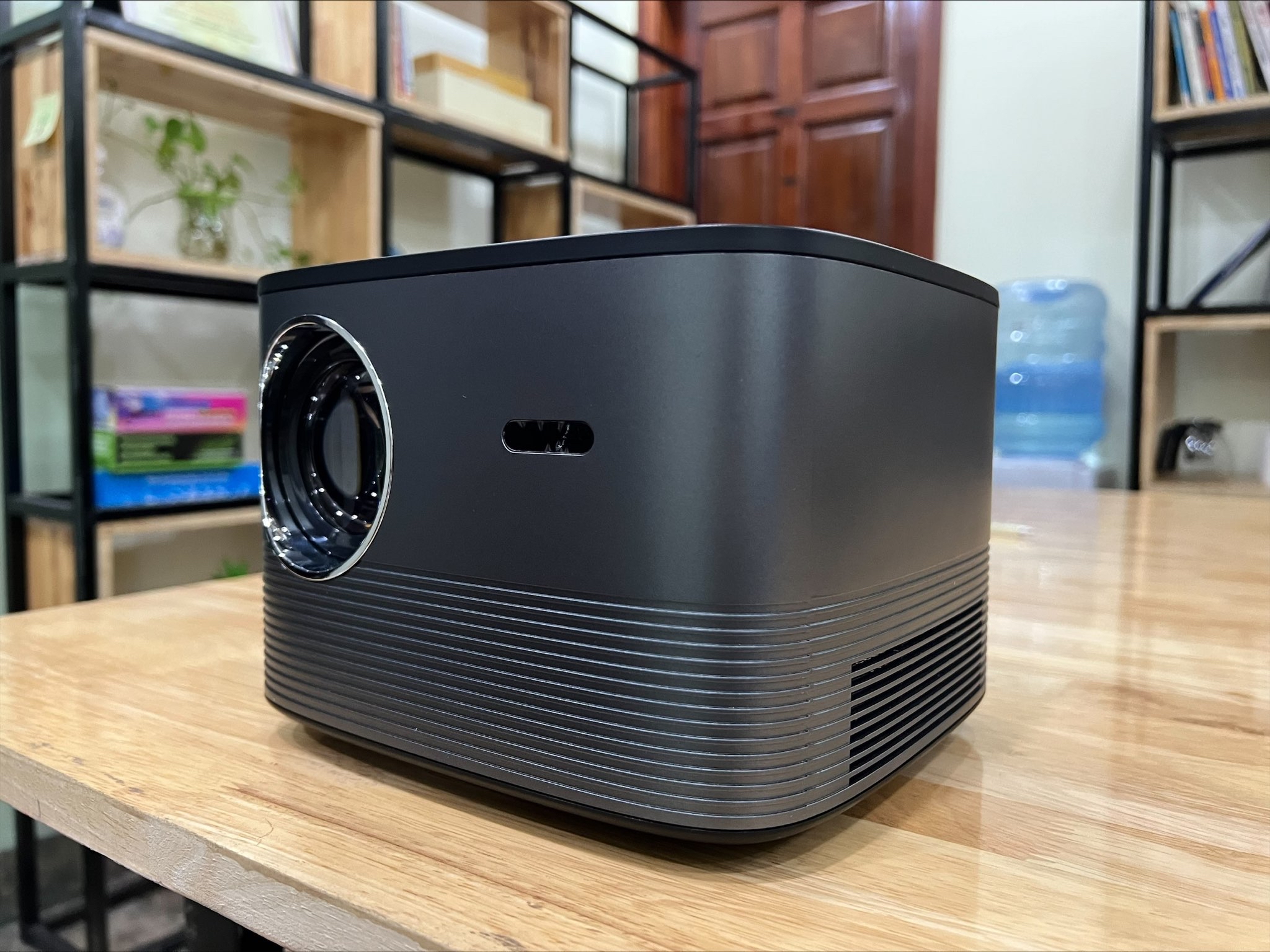 Máy chiếu tại nhà máy chiếu mini máy chiếu kaw màn chiếu treo tường máy chiếu gia đình 4k máy chiếu di động - máy chiếu kaw k950 full hd kết nối hệ điều hành android - hỗ trợ 4k kết nối wifi + bluetoothn- bảo hành 12 tháng