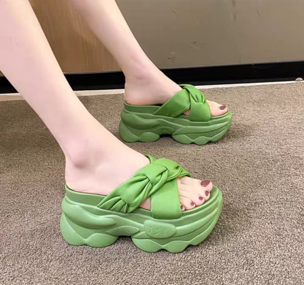 Dép đế bánh mì quai chéo 8p