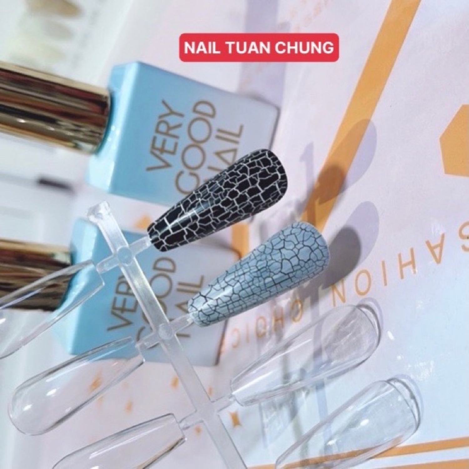 Sơn ɡel nứt Very Good Nail 2 màu trắng đen
